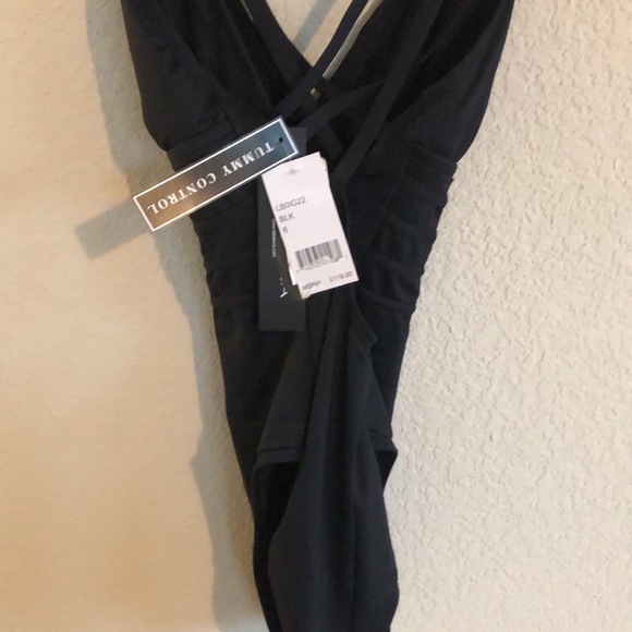 LA BLANCA Island Goddess Multi-Strap Cross-Back - Picture 6 of 16